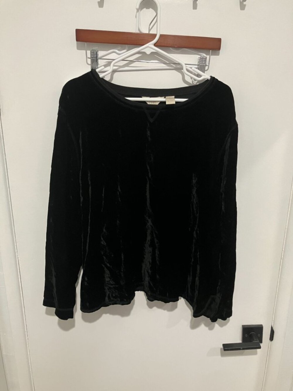 J. Jill Women's Velvet Long Sleeve Round Neck Box Top, Black, Size XL